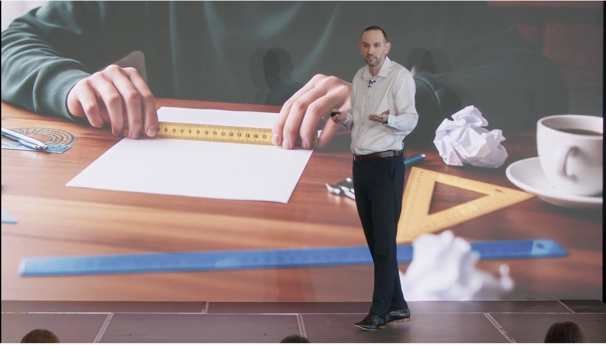 Ziv Pollak presenting measurement concepts